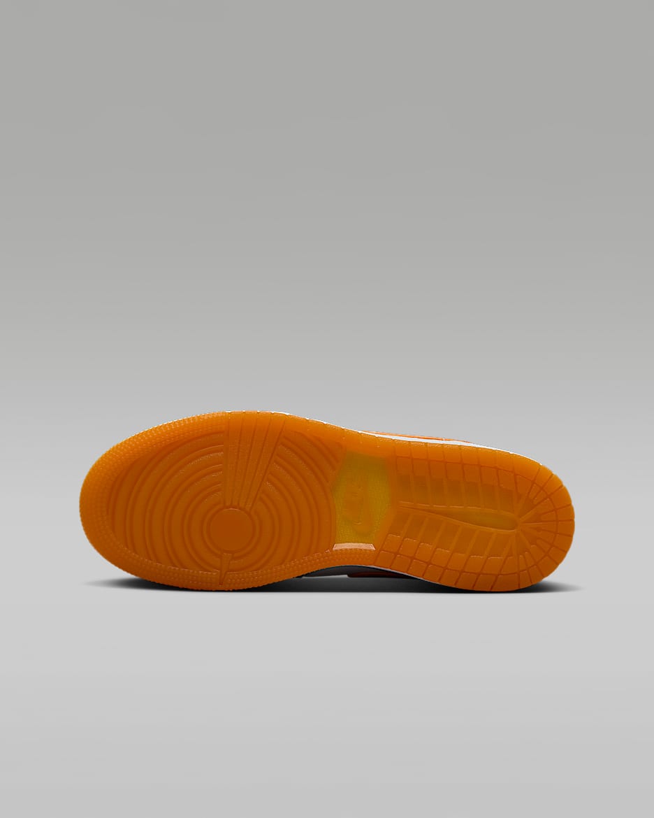 Air Jordan 1 Mid SE Big Kids Shoes. Nike